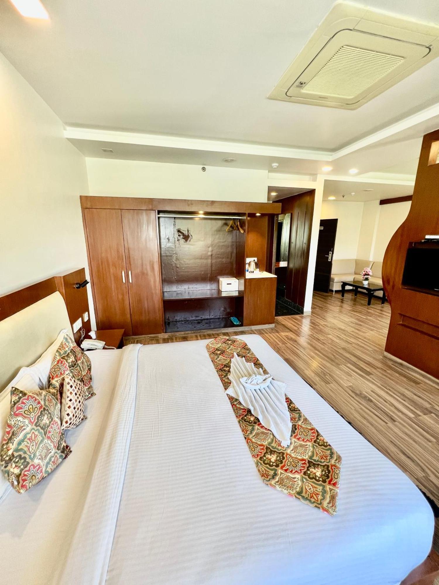 Sea Hawk - Luxury Hill Resort 4 Mins From Bhimtal Lake 外观 照片