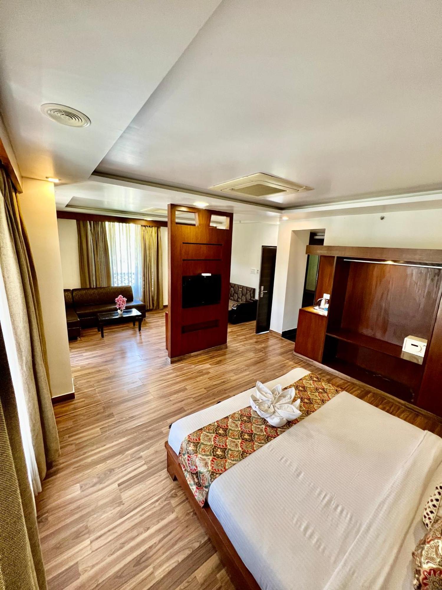 Sea Hawk - Luxury Hill Resort 4 Mins From Bhimtal Lake 外观 照片
