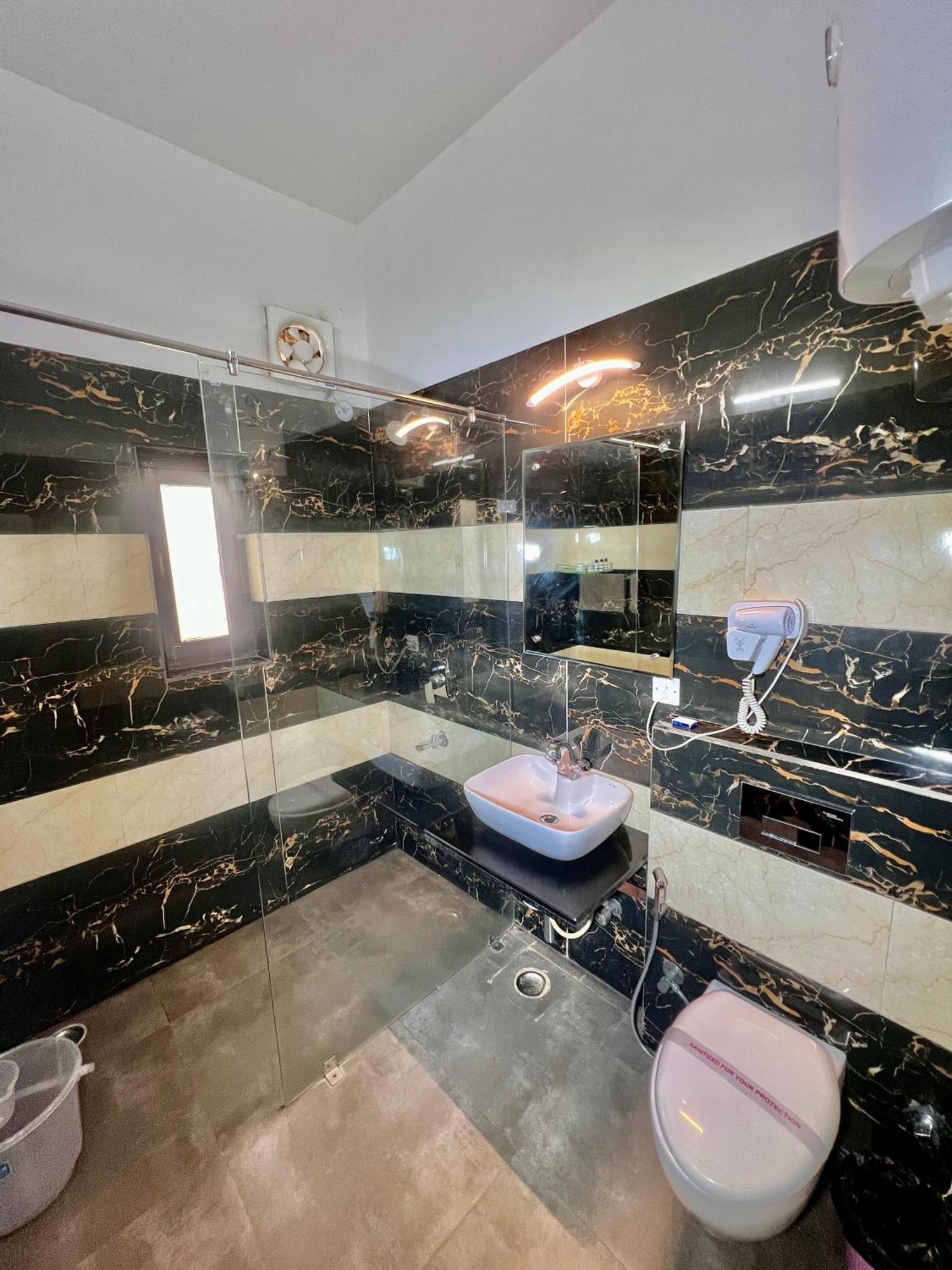 Sea Hawk - Luxury Hill Resort 4 Mins From Bhimtal Lake 外观 照片