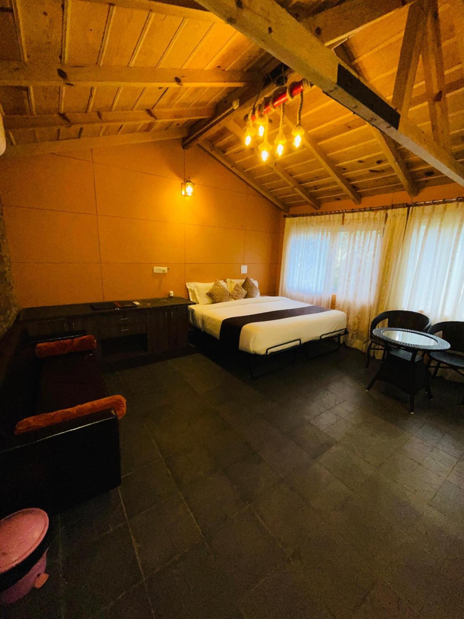 Sea Hawk - Luxury Hill Resort 4 Mins From Bhimtal Lake 客房 照片